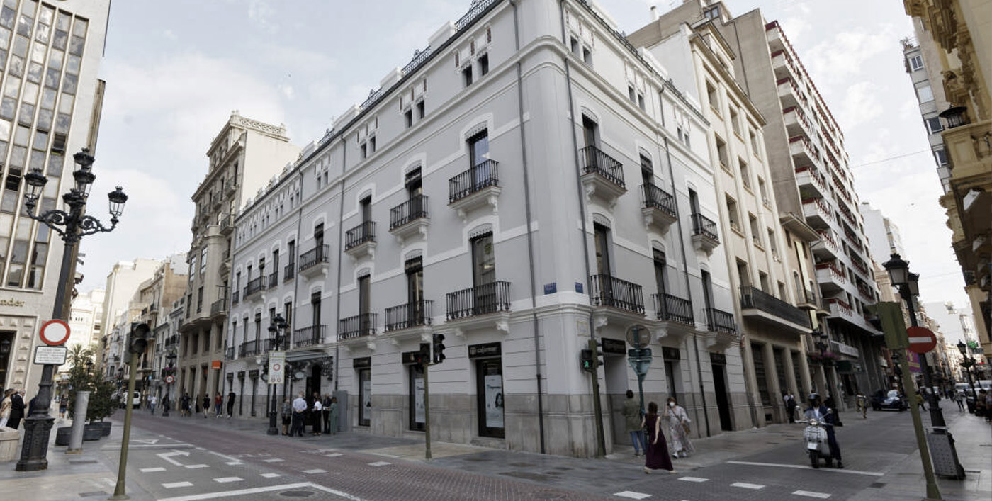 Cajamar reforma el antiguo Hotel Suizo en el que ubicará su nueva sede.