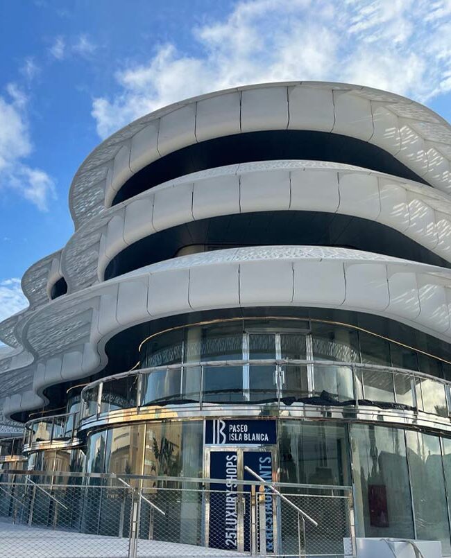 Centro Comercial Isla Blanca
